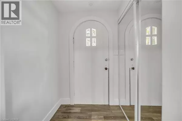 Kitchener, ON N2M3A3,324 VICTORIA Street S