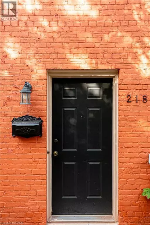 Hamilton, ON L8P3J1,218 BAY Street S