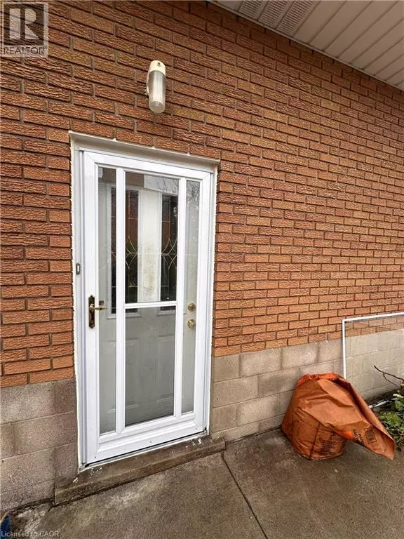 Hamilton, ON L9C3H6,46 AMANDA ST #Lower