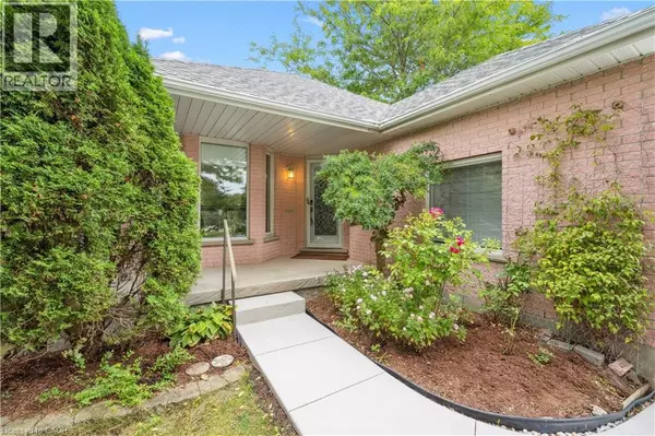 Kitchener, ON N2N3H8,22 WINDWARD Place