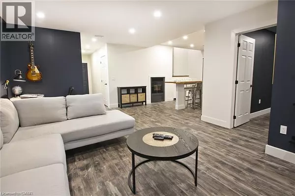 Hamilton, ON L8J0K8,23 SCARLETWOOD ST #Lower