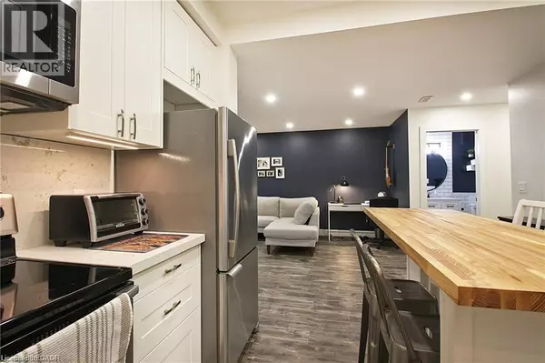 Hamilton, ON L8J0K8,23 SCARLETWOOD ST #Lower