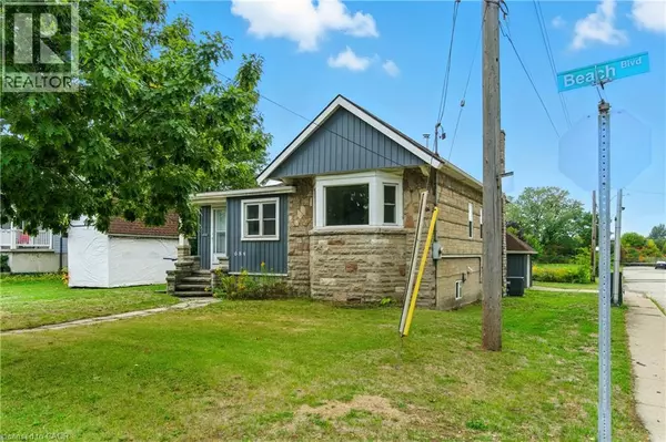 Hamilton, ON L8H6Y4,684 BEACH Boulevard