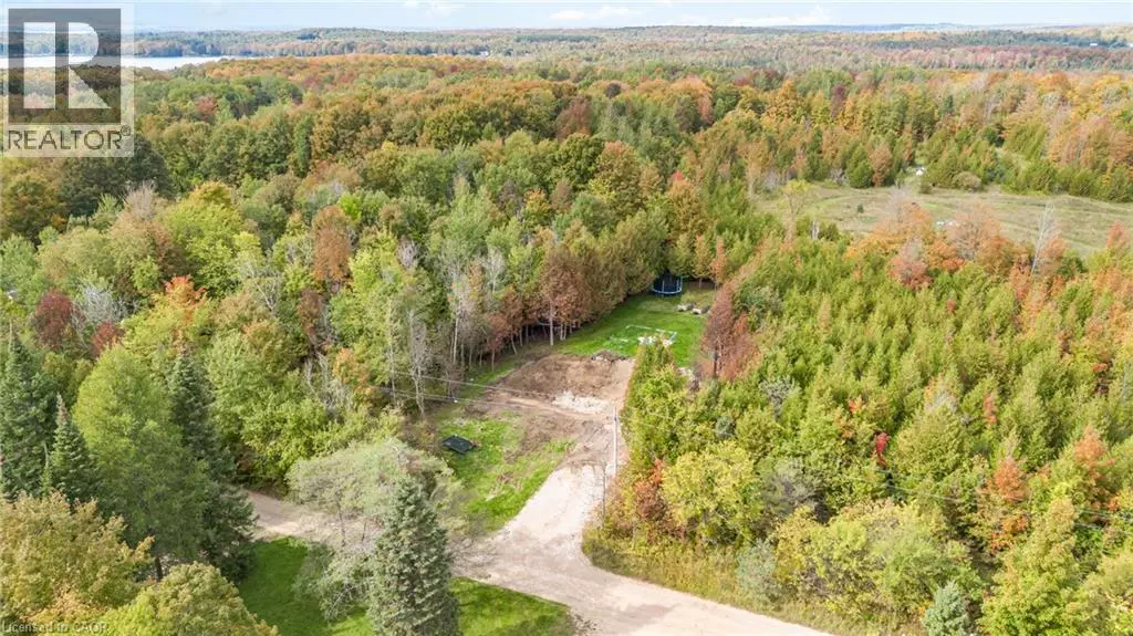 135 SIR WILLIAMS Lane, Flesherton, ON N0C1E0