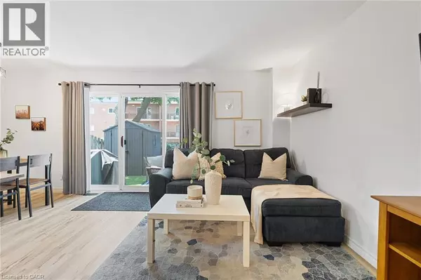 St. Catharines, ON L2M6P9,17 OLD PINE TRL #150