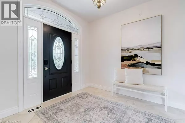 Dundas, ON L9H7N4,17 TEWS Lane