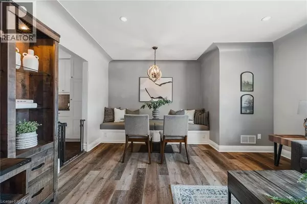 Kitchener, ON N2H2C1,300 MELROSE Avenue