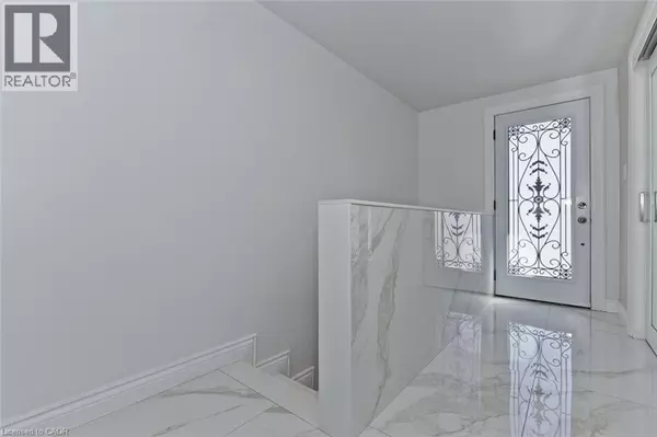 Barrie, ON L4N4H3,214 ASHFORD Drive
