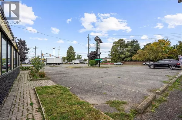 St. Catharines, ON L2N4H4,312 LAKE Street