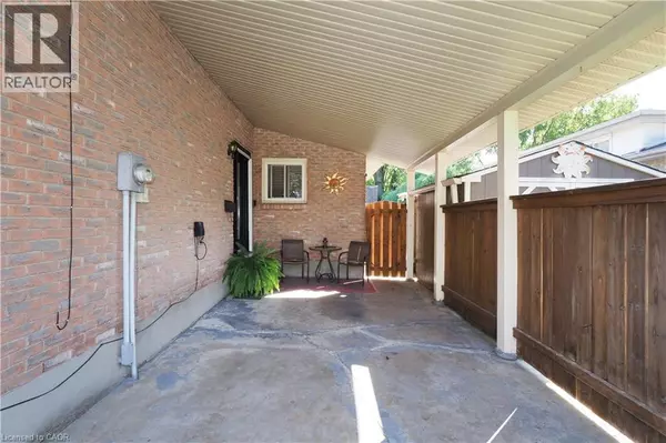 Cambridge, ON N3C2Y4,44 MILTON Avenue W