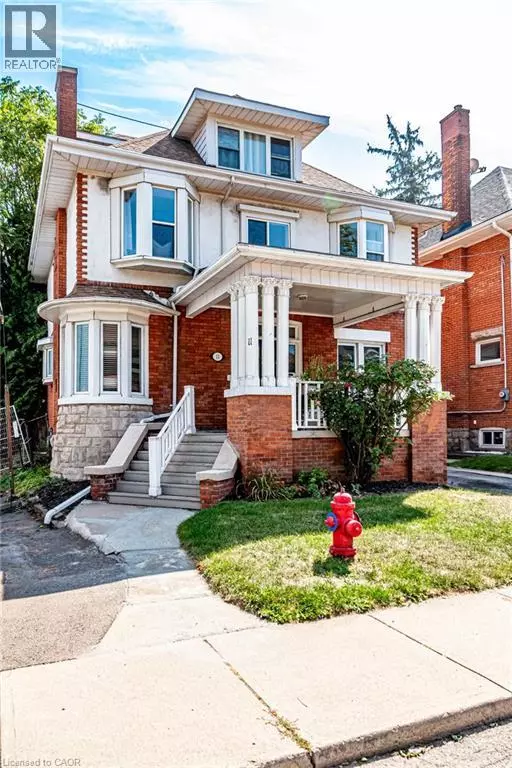 Hamilton, ON L8M2M6,11 EASTBOURNE AVE #2