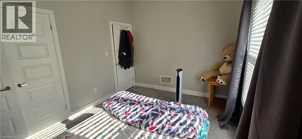 London, ON N5Z3W9,261 CAIRN Street