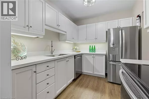 2075 AMHERST HEIGHTS DR #215, Burlington, ON L7P5B8