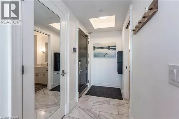 Burlington, ON L7R0G2,2060 LAKESHORE RD #304