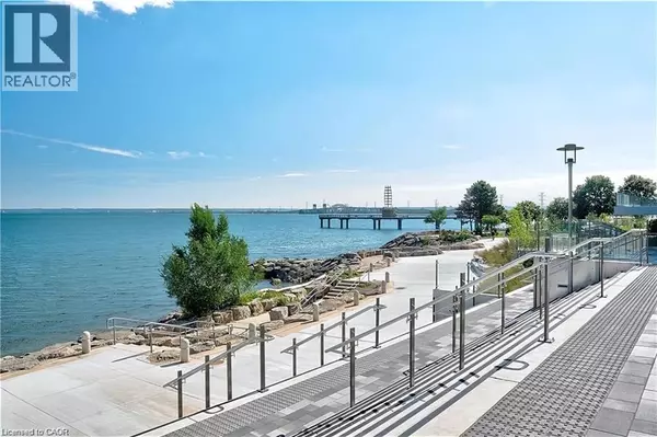 Burlington, ON L7R0G2,2060 LAKESHORE RD #304