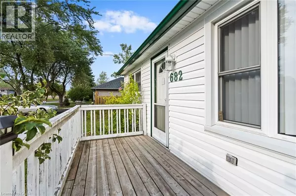 Fort Erie, ON L2A4T1,682 FAIRVIEW Road