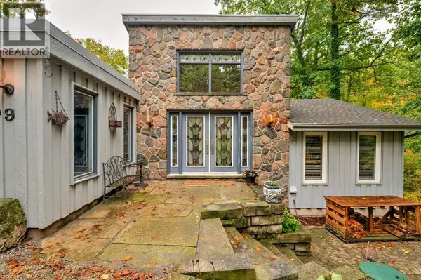 Grimsby, ON L3M4E7,59 PARK Road S