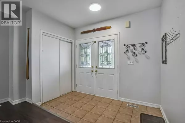 Cambridge, ON N1P1G6,91 BAILEY Drive