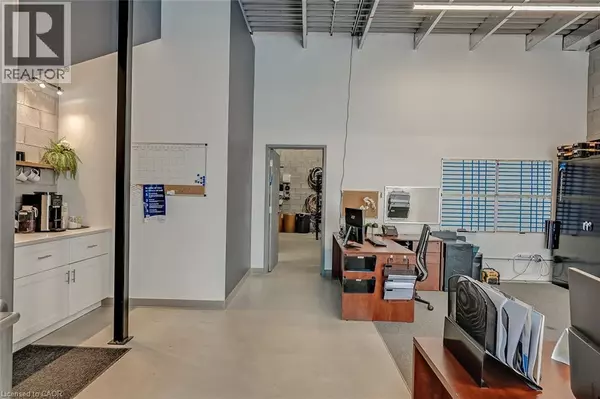 Burlington, ON L7T0C5,1158 KING RD #16