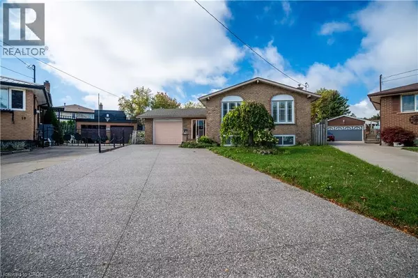 Hamilton, ON L8W1M2,18 VILLA Court