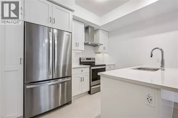 Kitchener, ON N2R0R4,49 LOMOND Lane