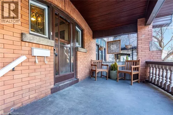Hamilton, ON L8M2N5,70 ST CLAIR AVE #1