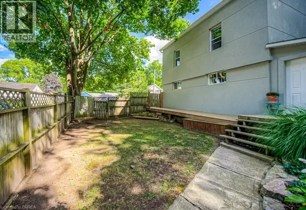 Paris, ON N3L1N3,29 CHARLOTTE Street