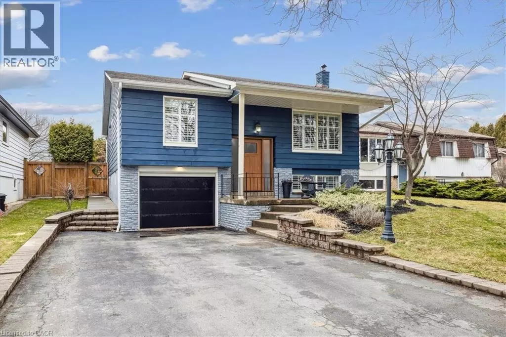 Burlington, ON L7L5B8,692 CATALINA Crescent