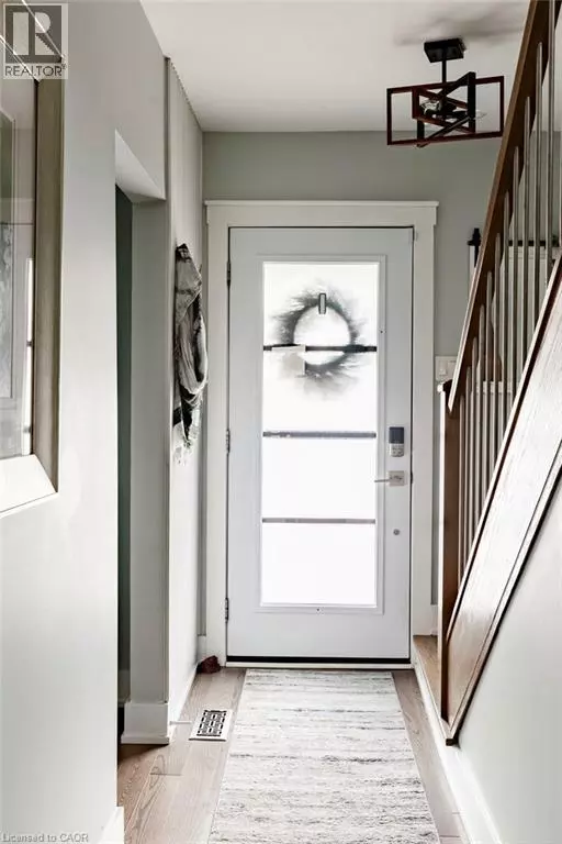 Hamilton, ON L8H5C4,45 TRAGINA Avenue N
