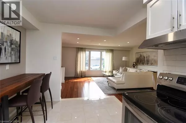 Hamilton, ON L8T4W8,14 BASIN Crescent