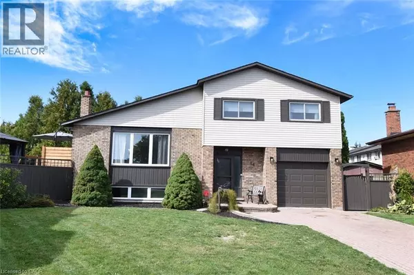 14 BASIN Crescent, Hamilton, ON L8T4W8