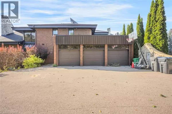 Brampton, ON L6P0E1,10 EDGEFOREST Drive