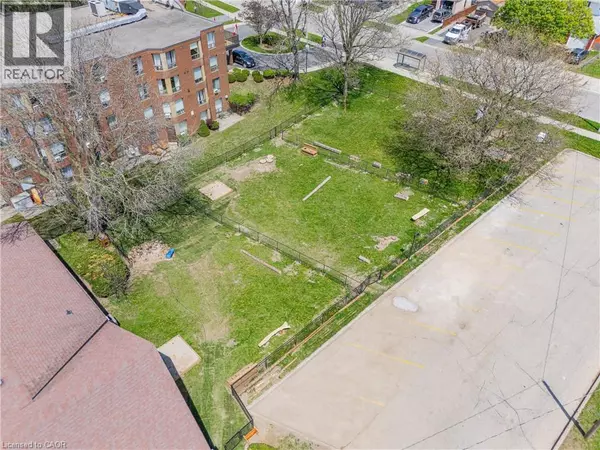 Kitchener, ON N2A1R4,167 THALER Avenue