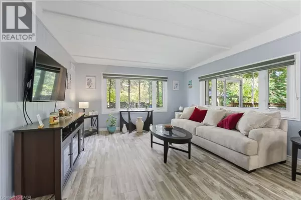 Ayr, ON N0B1E0,673 BRANT WATERLOO RD #518