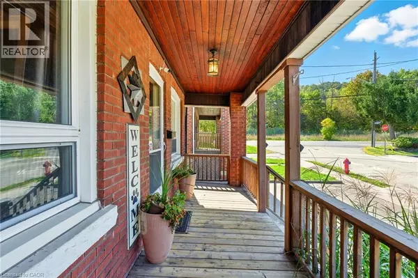 Hamilton, ON L8K2M7,313 GRAHAM Avenue S