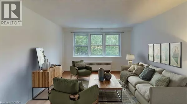 Hamilton, ON L8P1Y5,4 ROBINSON ST #7