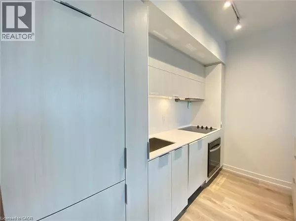 Burlington, ON L7R2P7,370 MARTHA ST #2206