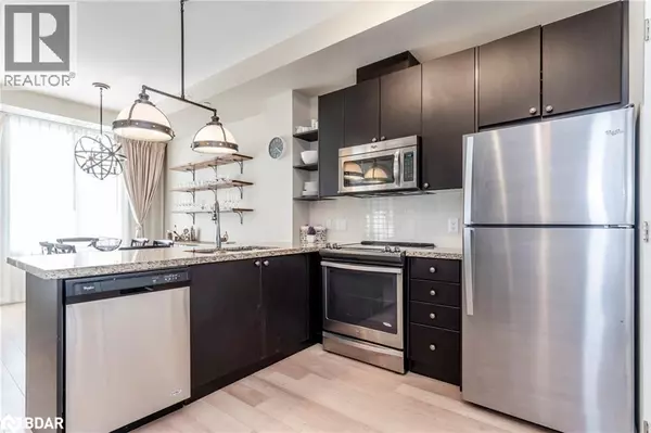 Oro-medonte, ON L4M4Y8,40 HORSESHOE BOULEVARD BLVD #207