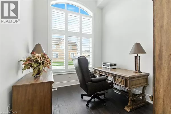 Ancaster, ON L9K0H6,15 ROBARTS Drive