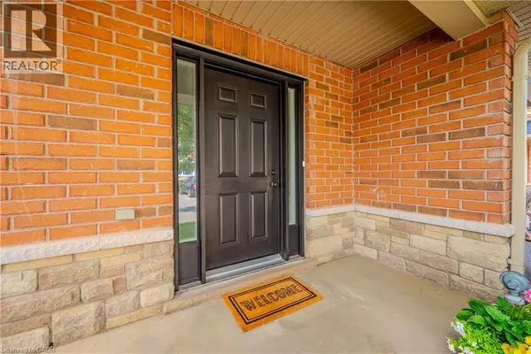 Hamilton, ON L0R1P0,54 GERANIUM Avenue