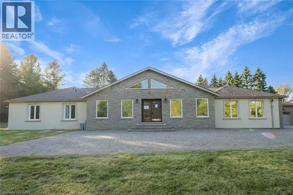 8 RIDGEWOOD Drive, Richmond Hill, ON L4E3M1