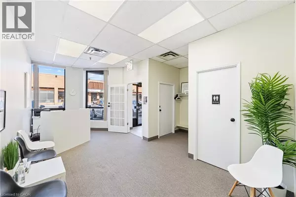 Oakville, ON L6L6M4,775 PACIFIC RD #34