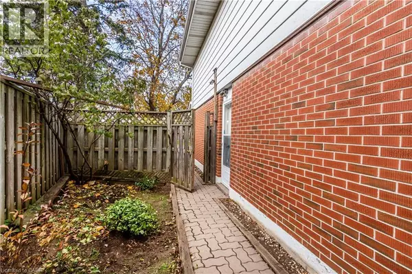 Hamilton, ON L8K4G5,1 ISAAC CT #Lower