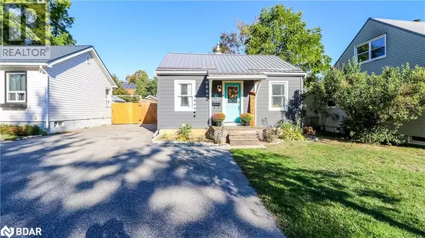7 ALBANY Avenue, Orillia, ON L3V2T2