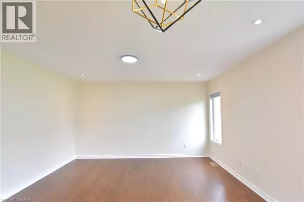 Cambridge, ON N3E0B4,47 PICKETT Place