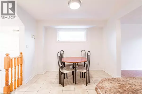 Thorold, ON L2V5C7,119 SUMMERS DR #Room 4