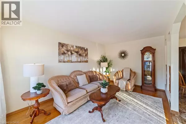 Hamilton, ON L8H2C6,99 EDINBURGH Avenue