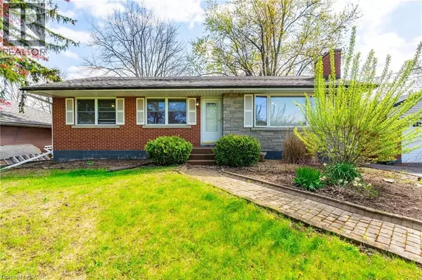 Hamilton, ON L9B2N9,699 RYMAL Road W