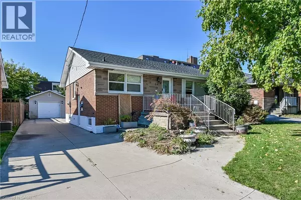Hamilton, ON L8T2N8,122 TOBY CRES #2