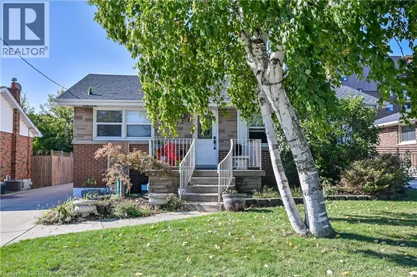 Hamilton, ON L8T2N8,122 TOBY CRES #2